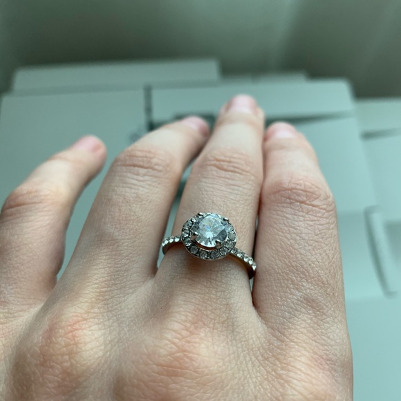 Gorgeous Princess Cut White Sapphire 925 Silver - Picture 3 of 3